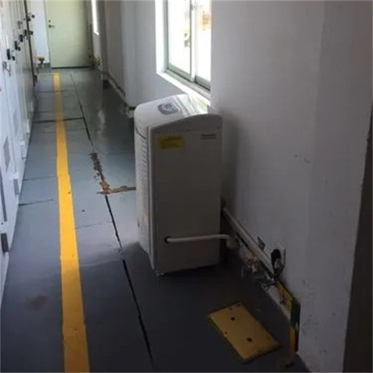 哈尔滨雨季湿度大？配置杭州井泉环保科技有限公司生产的杭井牌：HJ-8168H 220V／50Hz 除湿量168升／天去湿抽湿机来干燥环境