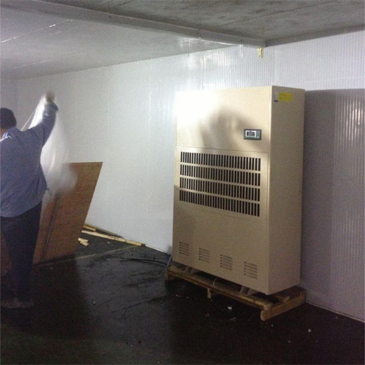 明港高温季节太潮湿？采用杭州井泉环保科技有限公司生产的杭井牌：CFZ-3.75／S  220V／50Hz 除湿量3.75kg／h除湿器来吸湿